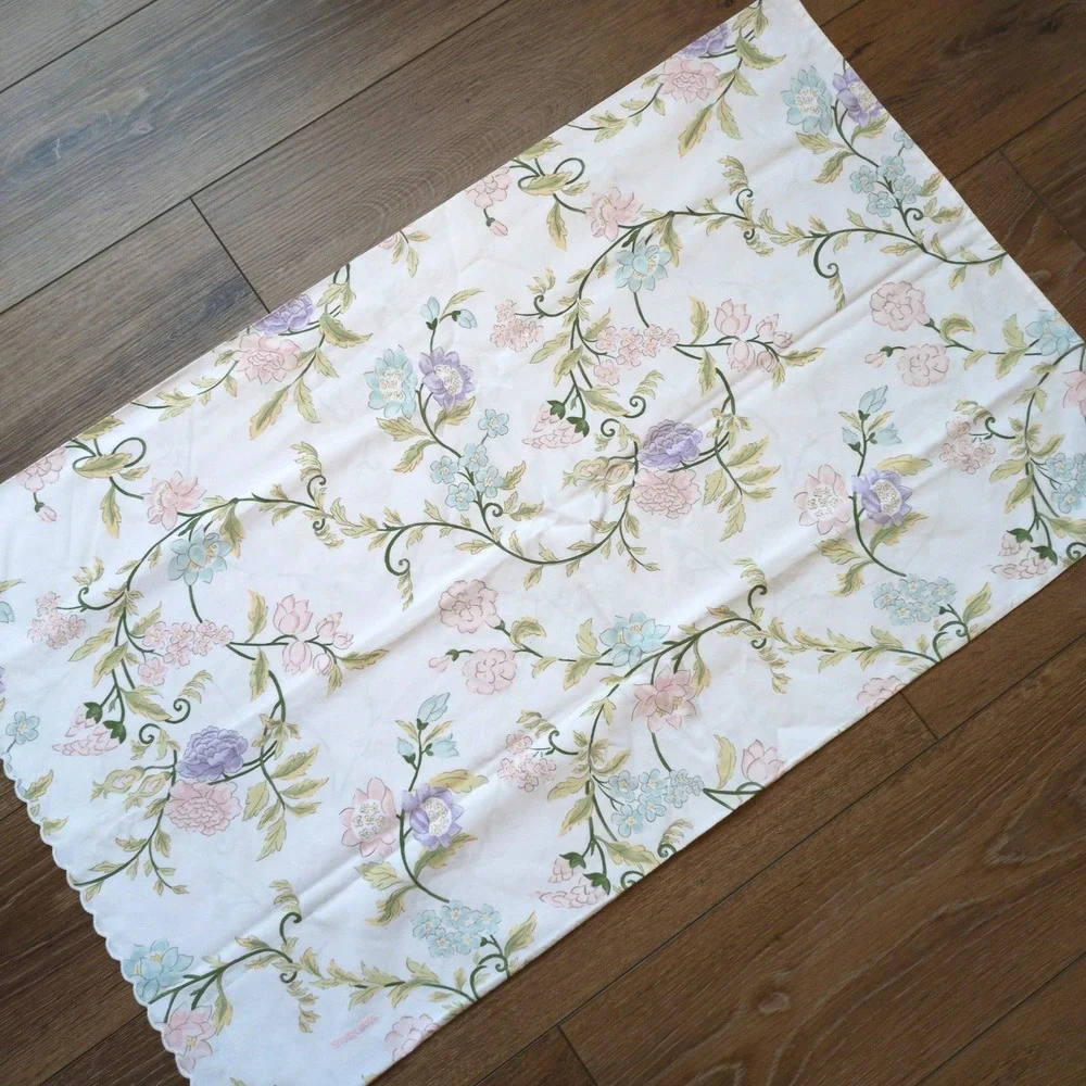 Sferra Floral Standard Cotton Pillowcase - Scalloped Edge EUC‎ Cottage